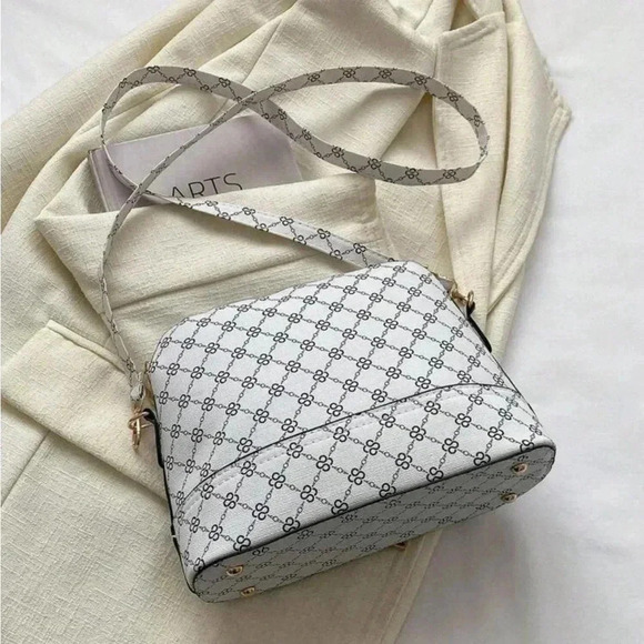 ⚠️Clearance White Patterned Dome Crossbody / Shoulder Bag Gold Pendant - Picture 6 of 6